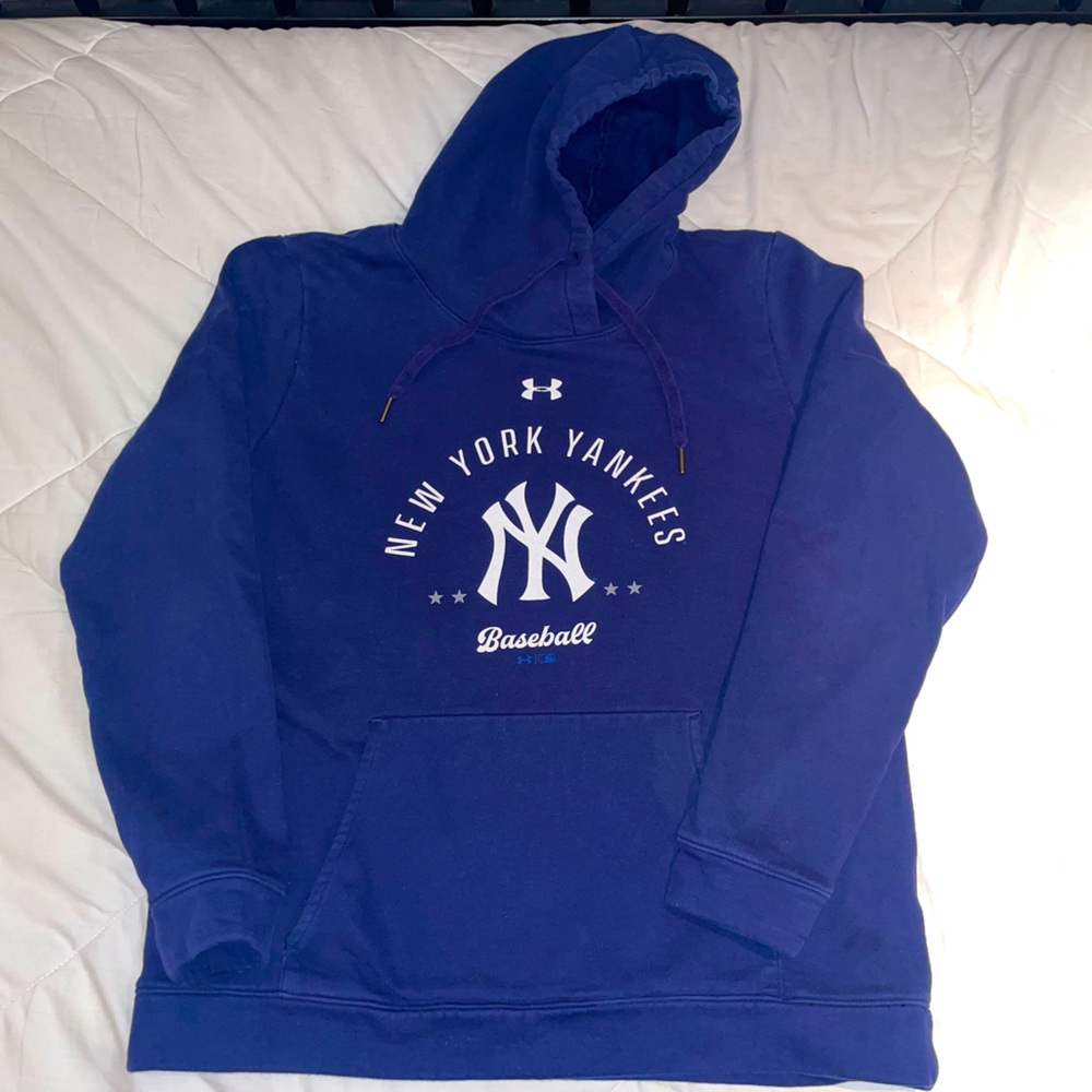 Under Armour NY Yankees hooded sweatshirt. Size LARGE.